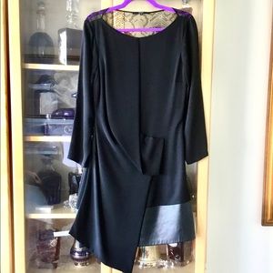 Gucci modern dress with beautiful details. Size M.